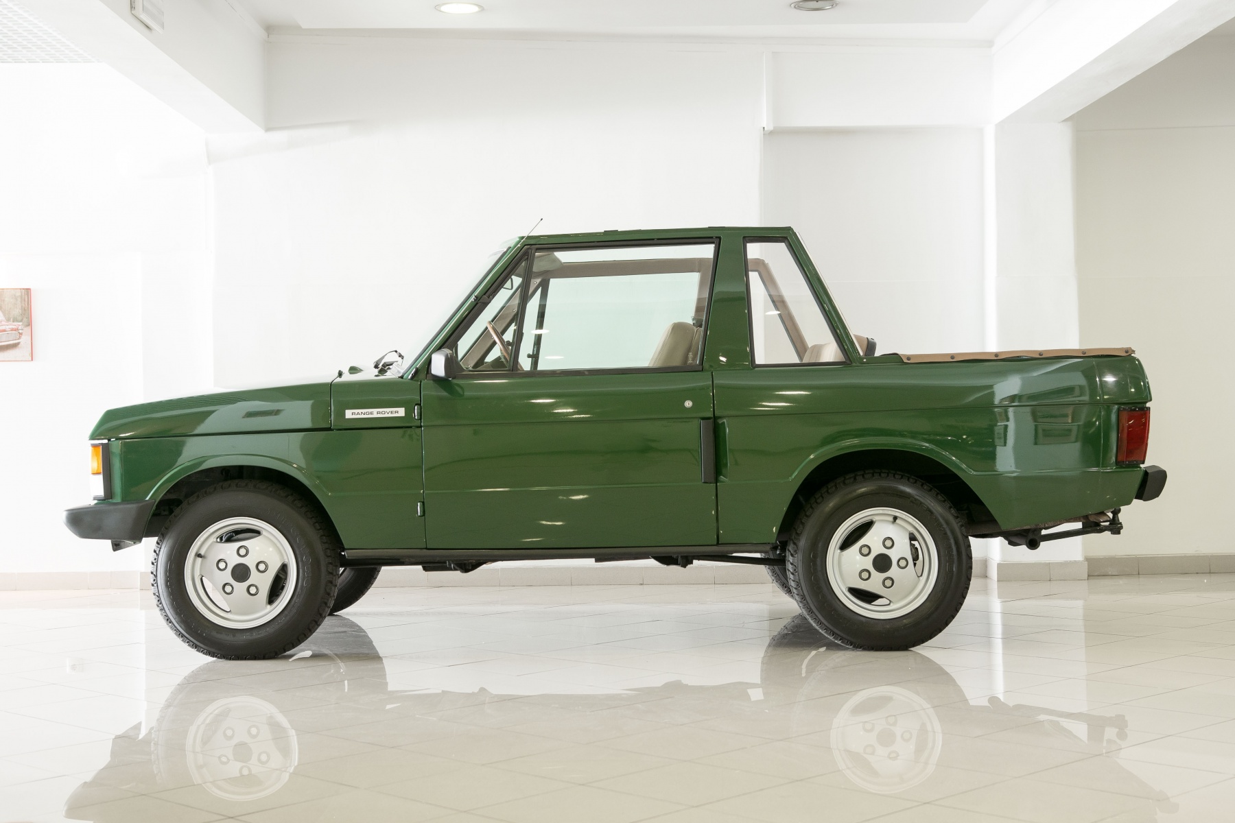 Acquiesce ontrouw Pijler Range Rover Classic V8 Cabriolet - thecoolcars.nl